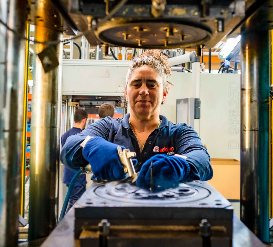 Trabajadora en AUTOFREN SEINSA